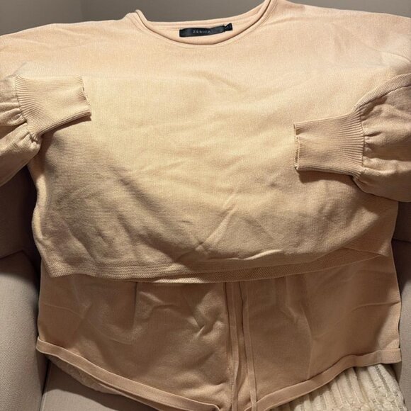 Ribbed Knit Lounge Set (Sweater & Shorts) -Beige Small - Picture 3 of 5